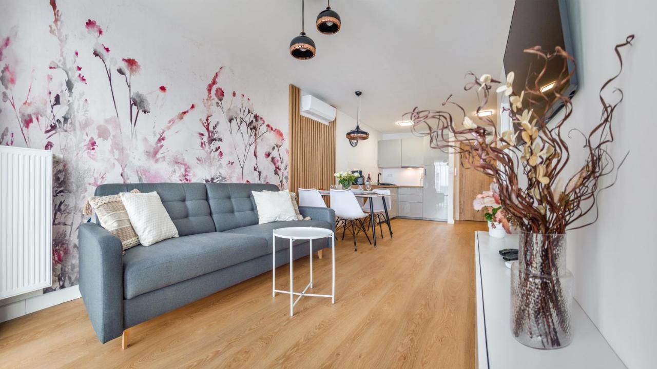 Apartament Flowers Z Parkingiem Perlowa Przystan - Holiday City Колобжег Екстериор снимка