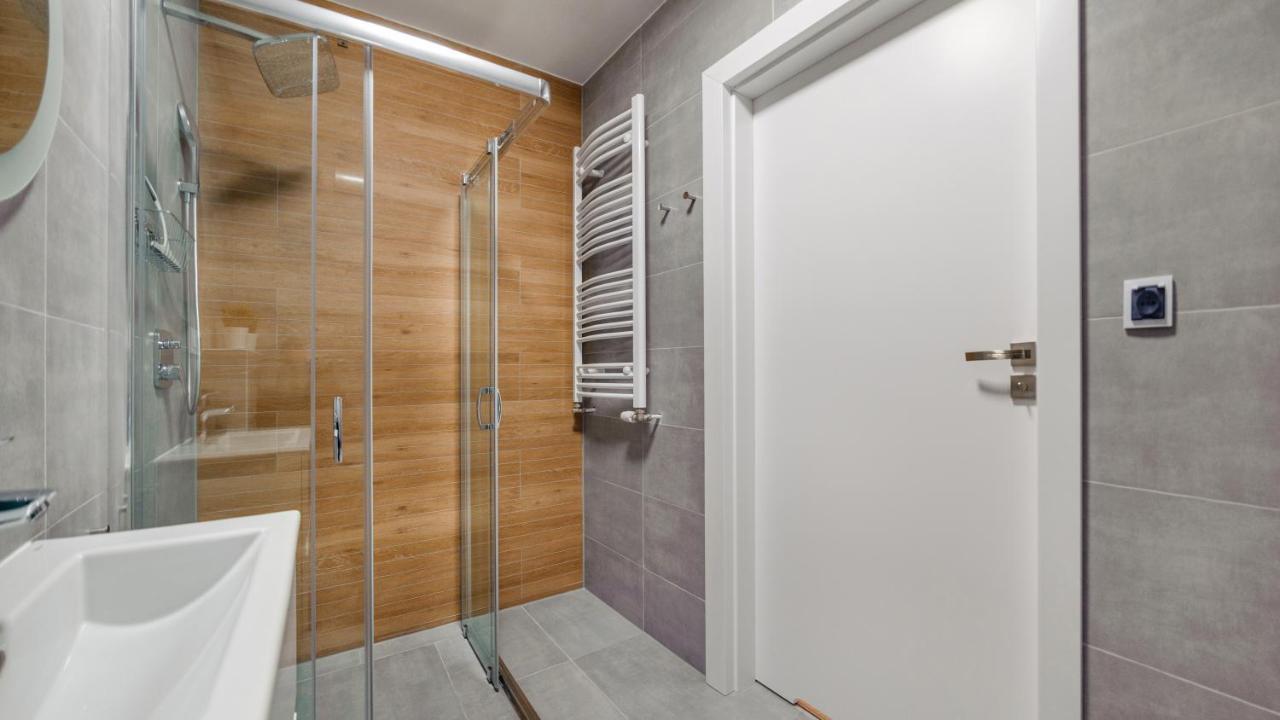 Apartament Flowers Z Parkingiem Perlowa Przystan - Holiday City Колобжег Екстериор снимка