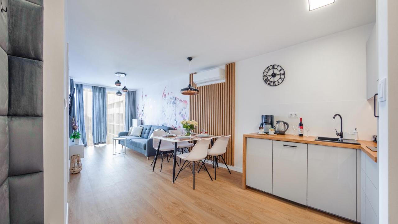 Apartament Flowers Z Parkingiem Perlowa Przystan - Holiday City Колобжег Екстериор снимка